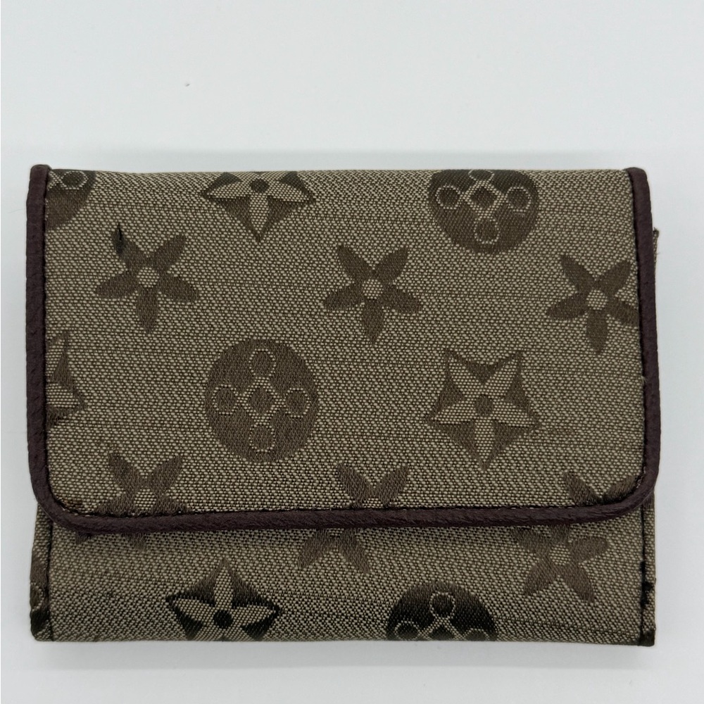 Elegant Brown Patterned Wallet
